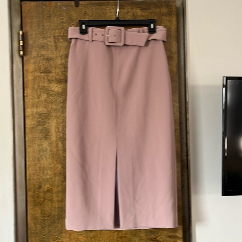 Babaton pencil skirt in mauve.